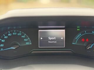 208 ALLURE 136CH 50KWH - RADARS - CARPLAY - PHASE 2 2024 occasion 13760 Saint-Cannat
