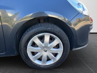 Clio 1.4i 16V III BERLINE Confort Dynamique PHASE 1 2006 occasion 06250 Mougins