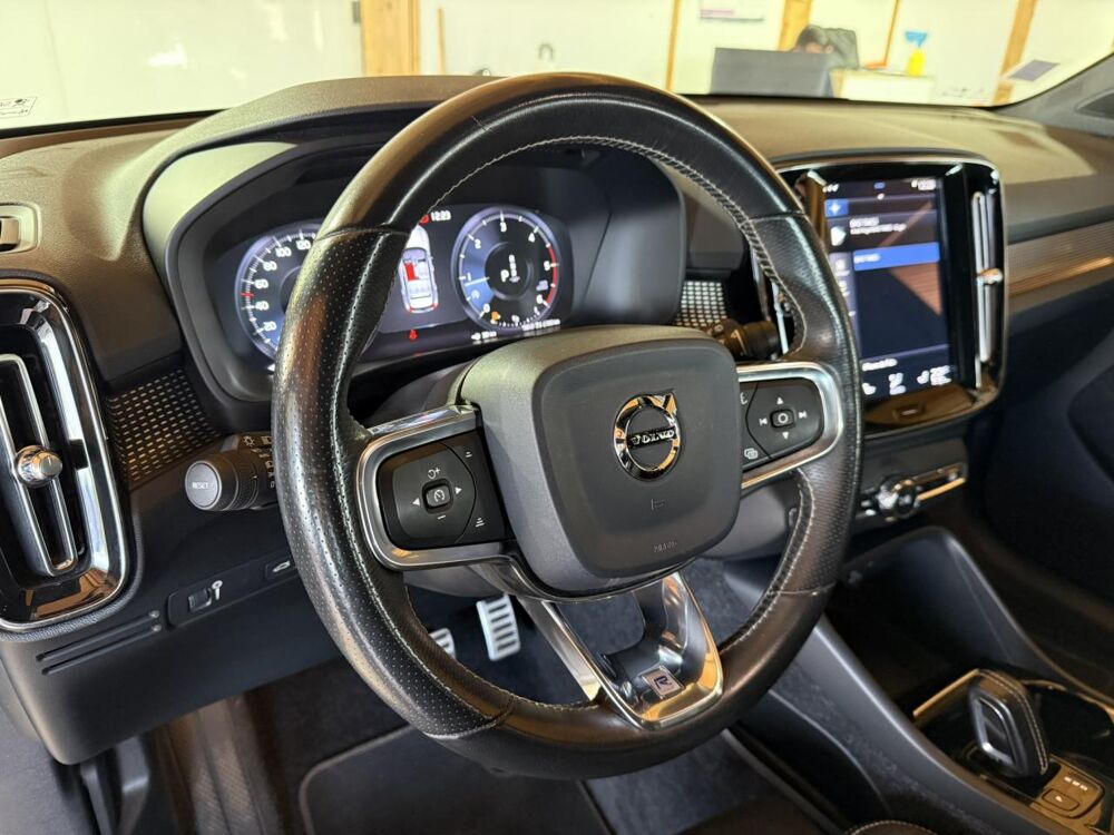 XC40 D3 - 150 - BVA Geartronic R-Design / Full entretien / GARA 2019 occasion 33700 M&eacute;rignac