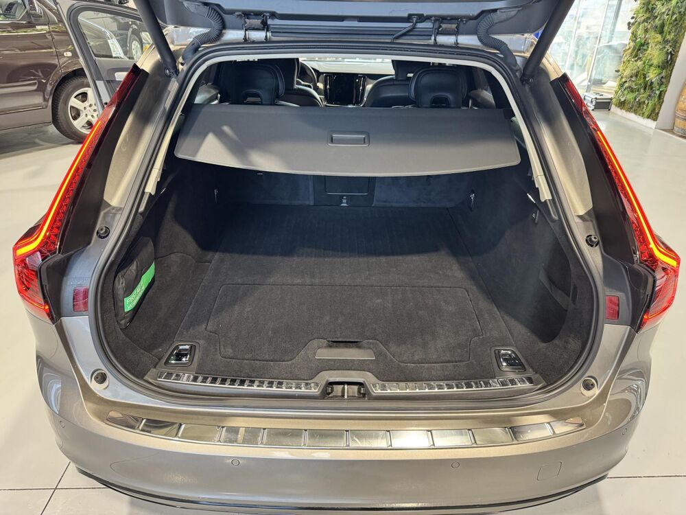 V90 II T8 AWD Recharge 303 + 87ch R-Design Expression Geartronic 2021 occasion 26000 VALENCE
