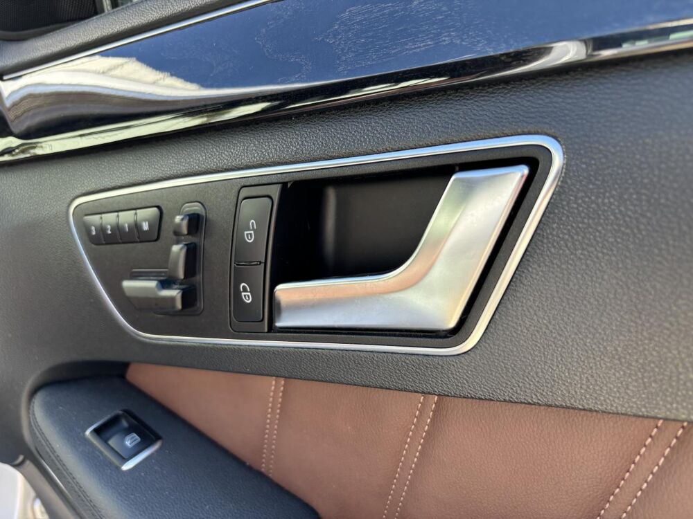 Classe E E 300 cdi BlueTEC Hybrid - BVA 7G-Tronic Plus BERLINE - BM 2012 occasion 83490 Le Muy