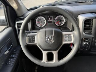 RAM 1500 CREW SLT CLASSIC BLACK PACKAGE 2022 occasion 91830 Le Coudray-Montceaux