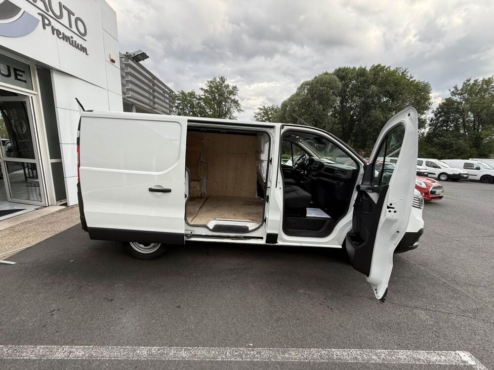 Trafic L1H1 2800 Kg 2.0 Blue dCi - 130 Fourgon Confort TVA RECUPERA 2022 occasion 19100 Brive-la-Gaillarde