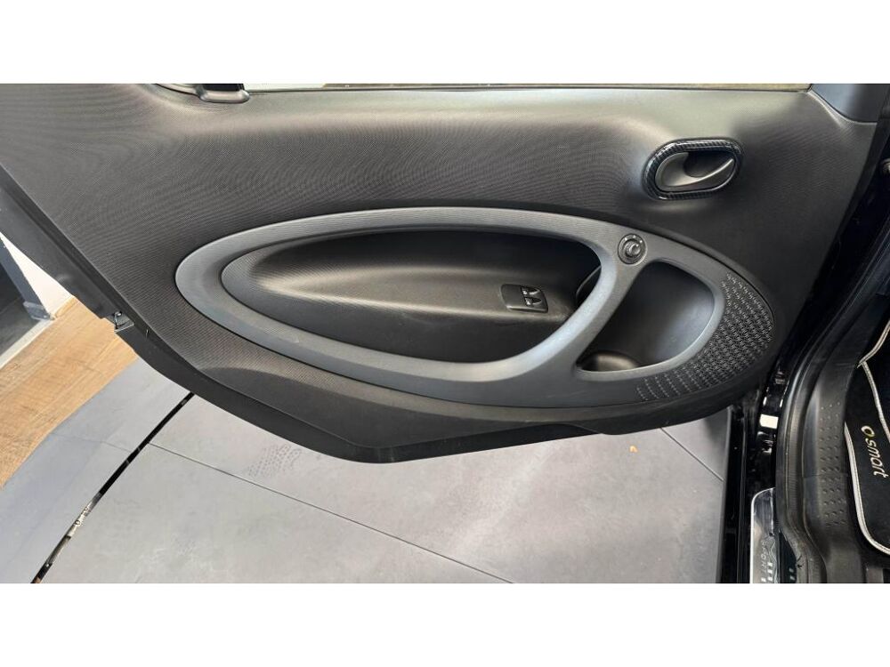 ForTwo Coupe 1.0i 71 S&S - Passion - 3&egrave;me main - Entretien Complet 2016 occasion 60740 Saint-Maximin