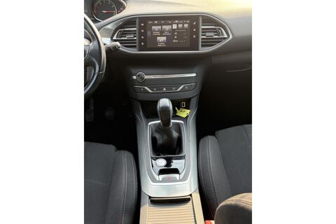 308 II 1.2 PURETECH 130 ALLURE ? GPS ? CAM&Eacute;RA ? PARK ASSIST 2017 occasion 78760 Jouars-Pontchartrain