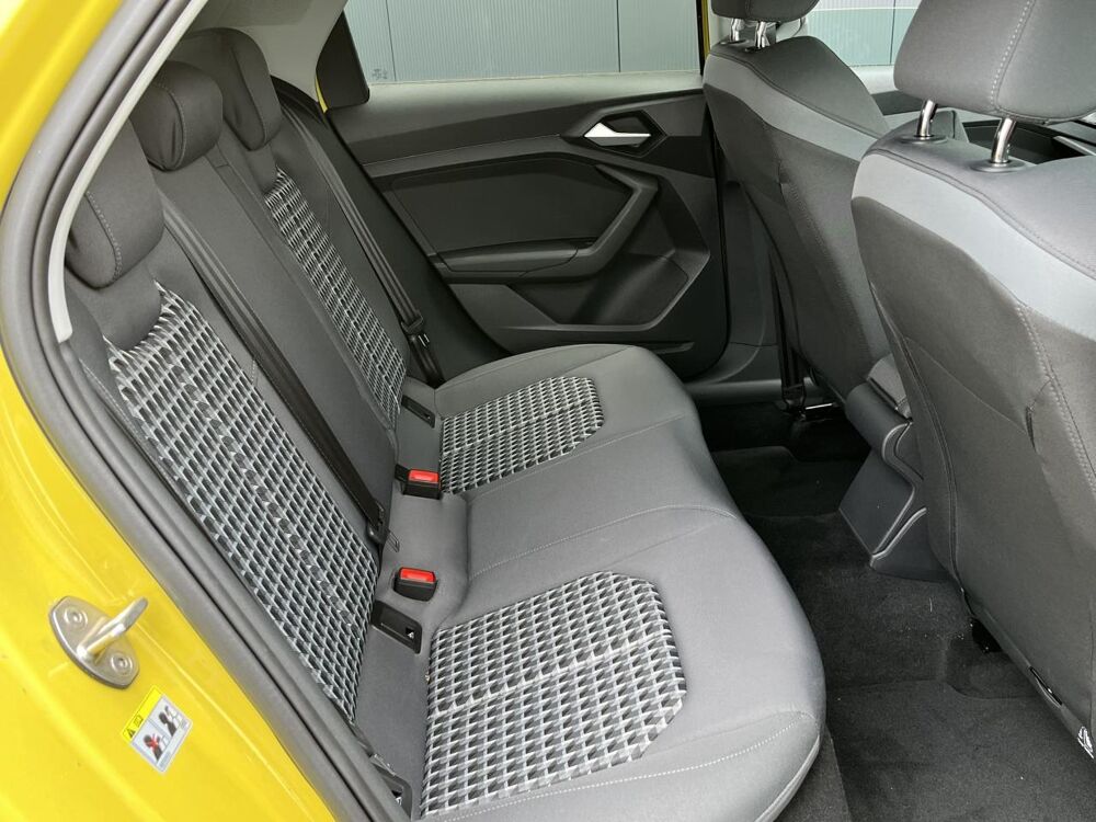 A1 25 TFSI 95 Design avec Si&egrave;ges chauffants, GPS et Apple Car P 2022 occasion 35300 Foug&egrave;res