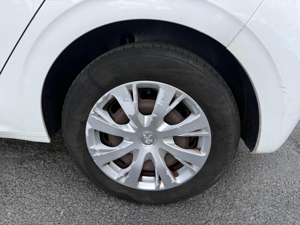 208 1.6 BlueHDi - 100 Allure gps + clim + Radar AR 2016 occasion 19100 Brive-la-Gaillarde