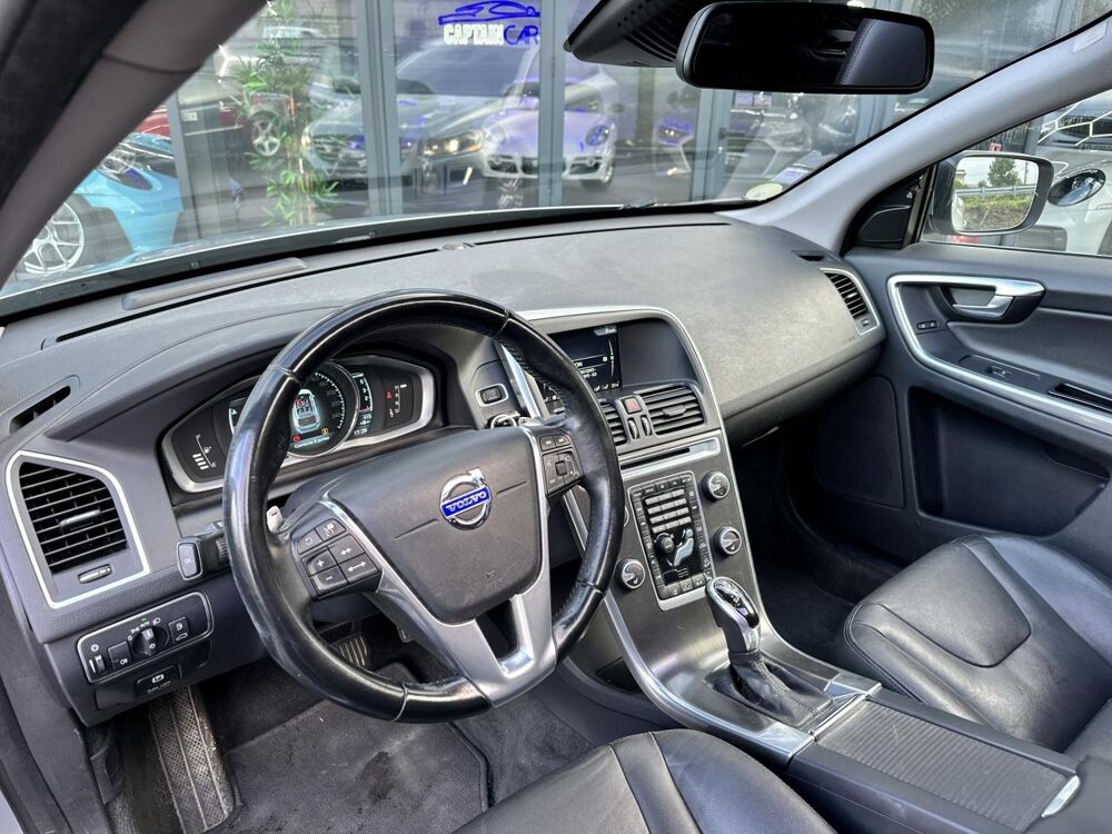 XC60 D4 AWD 181CH BVA GEARTRONIC XENIUM ENTRETIEN A JOUR - GARAN 2013 occasion 33450 Montussan