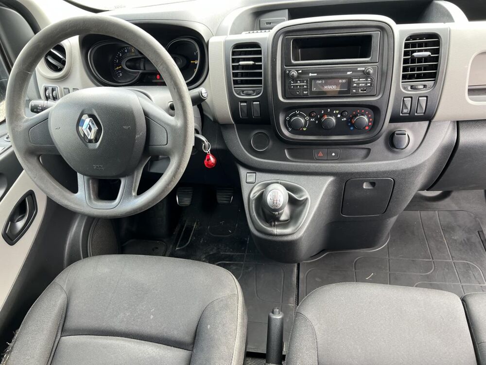Trafic III L1H1 1.6 dCi 140 Confort 3 places 2014 occasion 49070 Beaucouz&eacute;
