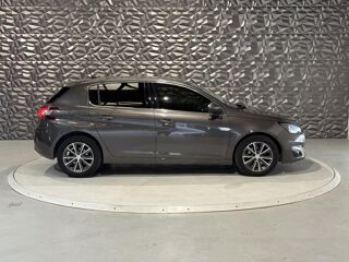 308 1.2i PureTech 12V S&S - 130 II 2013 BERLINE Allure PHASE 1 2016 occasion 78680 &Eacute;p&ocirc;ne