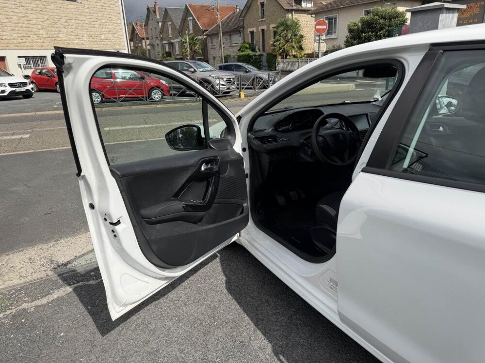 208 1.2i PureTech - 82 Style clim 2016 occasion 19100 Brive-la-Gaillarde