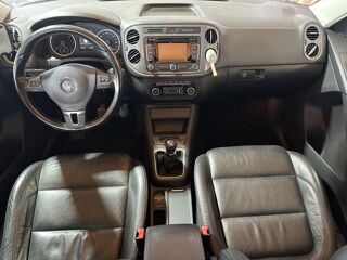 Tiguan 2.0 TDI 140 Carat 4Motion Toit ouvrant radar 360&deg; attelage 1 2013 occasion 33700 M&eacute;rignac