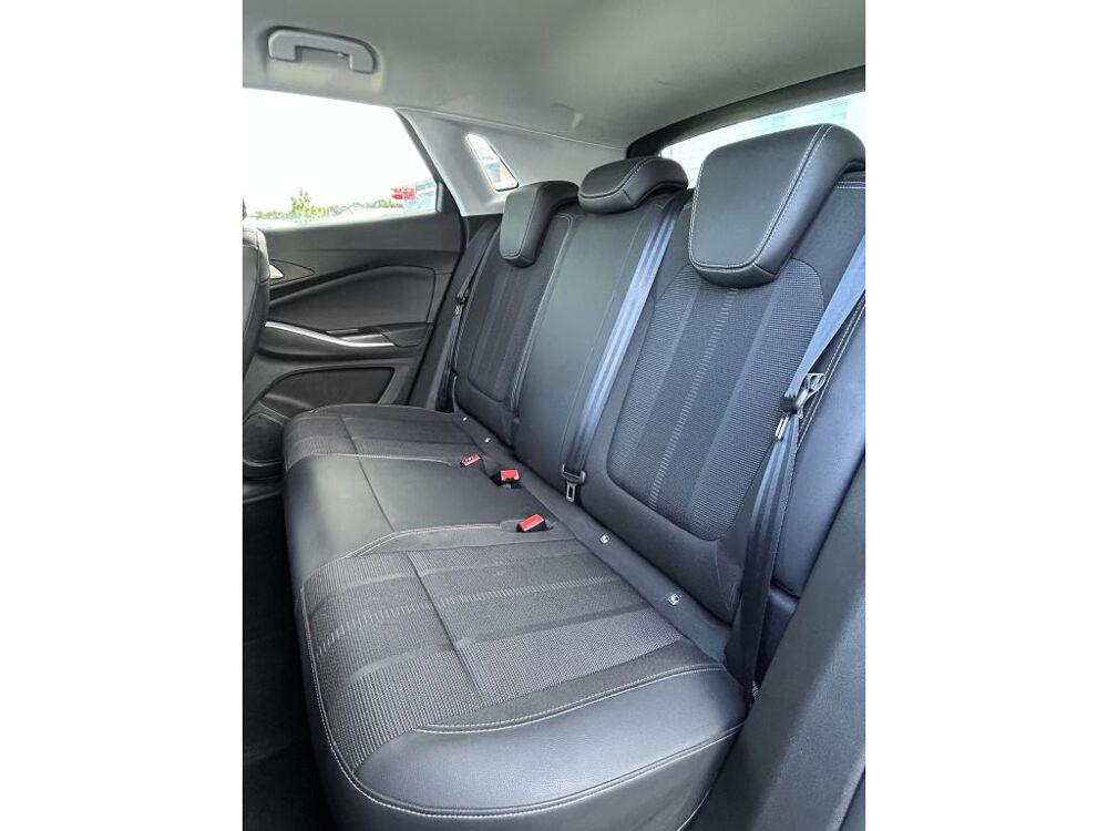 Grandland ELEGANCE BUSINESS Hybrid 225 S&S 2023 2023 occasion 44700 Orvault