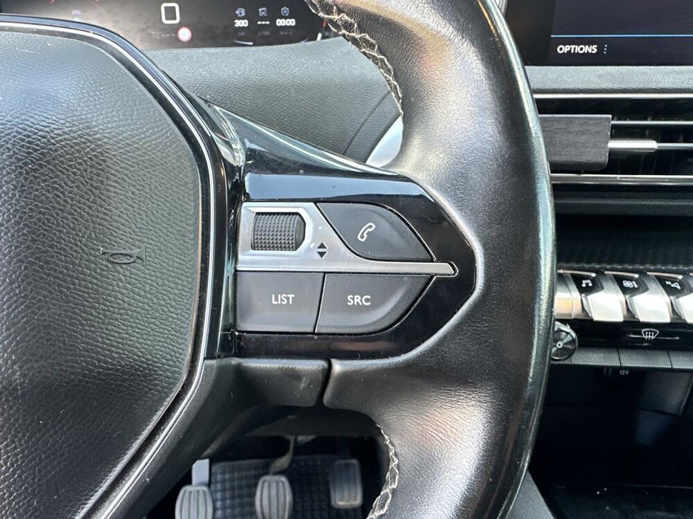5008 1.2 130 CH ACTIVE KIT DISTRIB A JOUR APPLE CARPLAY GARANTI 2020 occasion 33450 Montussan
