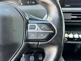 5008 1.2 130 CH ACTIVE KIT DISTRIB A JOUR APPLE CARPLAY GARANTI 2020 occasion 33450 Montussan