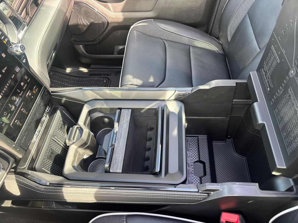 RAM 1500 CREW LIMITED NIGHT EDITION BOX HAYON MULTI V8 5,7L 2026 occasion 91830 Le Coudray-Montceaux