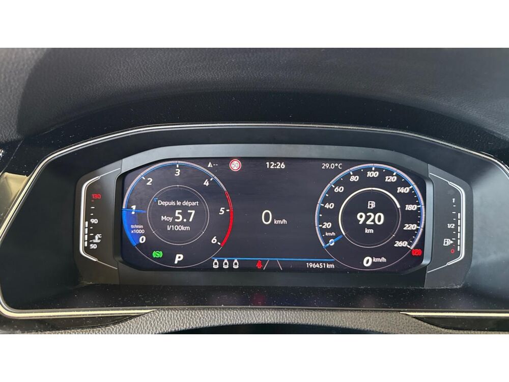 Passat SW 2.0 - 150 - BREAK Elegance / ATTELAGE / CARPLAY / TOIT O 2021 occasion 17600 Saujon
