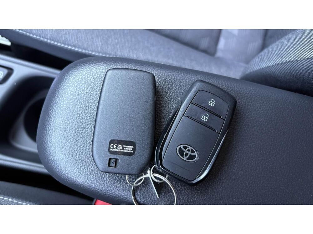 Yaris Hybrid 116 e-CVT Design +PK HIVER+KEYLESS 2026 occasion 81580 Soual