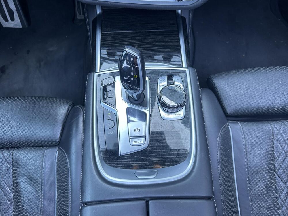 S&eacute;rie 7 750i xDrive M Sport - BVA Sport G11 xDrive - GARANTIE 12 MO 2019 occasion 33450 Montussan