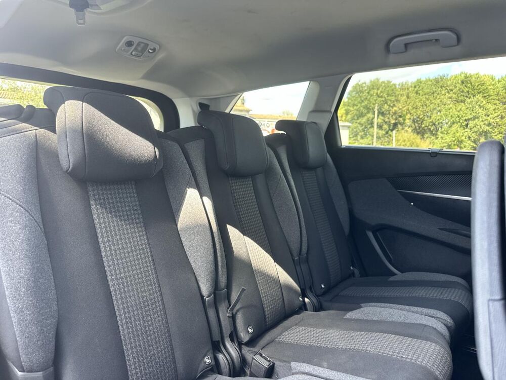 5008 1.2 130 CH ACTIVE KIT DISTRIB A JOUR APPLE CARPLAY GARANTI 2020 occasion 33450 Montussan