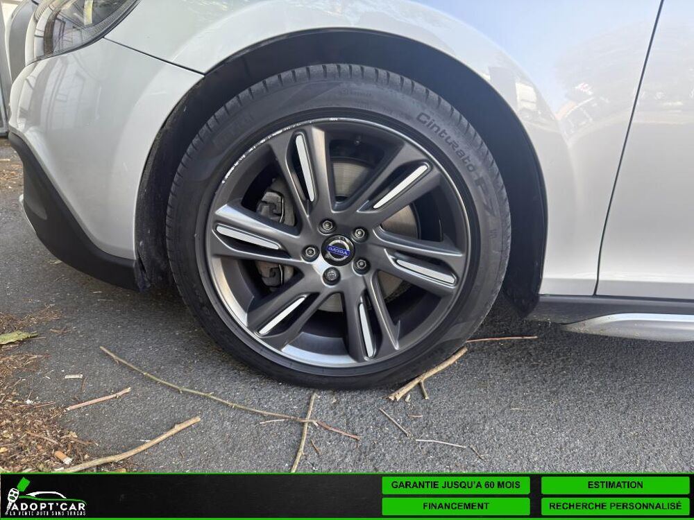 V40 Cross Country D3 - 150 - BVA Geartronic CROSS COUNTRY Summu 2016 occasion 77185 Lognes