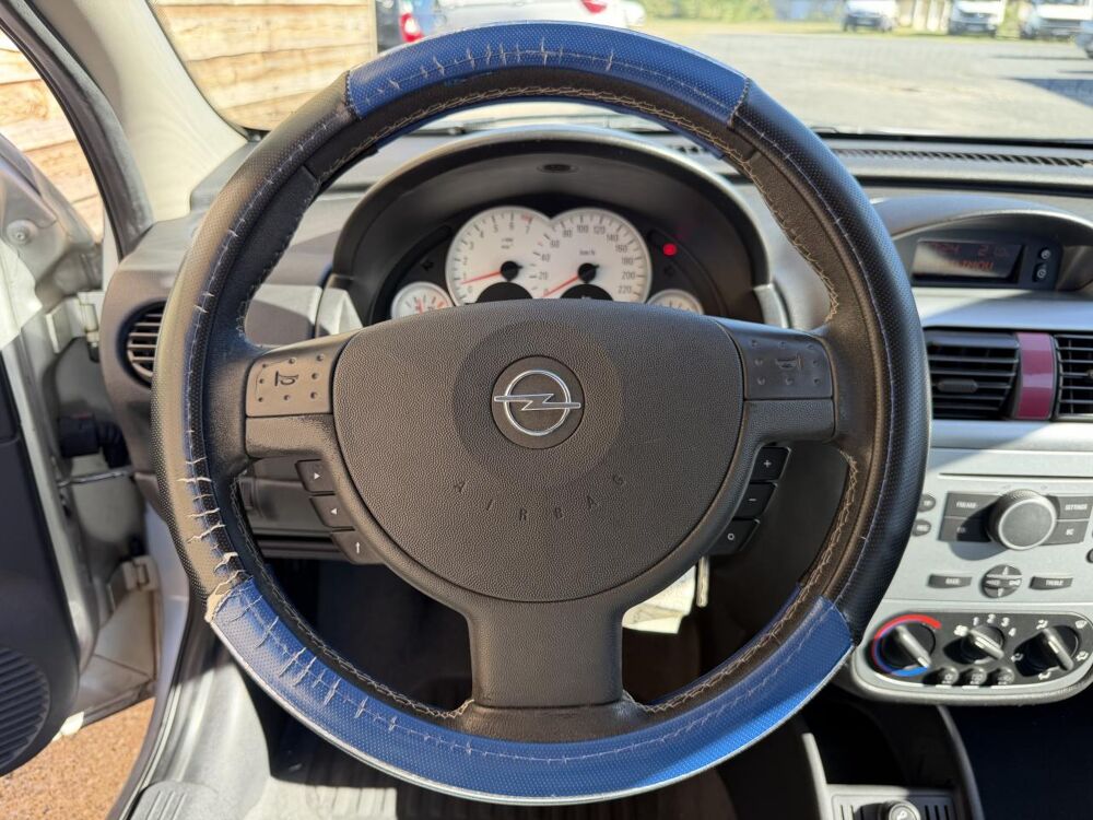 Corsa 1.2i Twinport Enjoy 2006 occasion 19100 Brive-la-Gaillarde