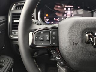 RAM 1500 CREW LIMITED NIGHT EDITION BOX HAYON MULTI 2025 occasion 91830 Le Coudray-Montceaux