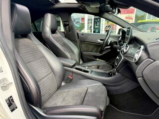 Classe CLA 200 d 7G-DCT Fascination Pack AMG ? Phase 2 ? Toit ouvrant ? 2016 occasion 49070 Beaucouz&eacute;