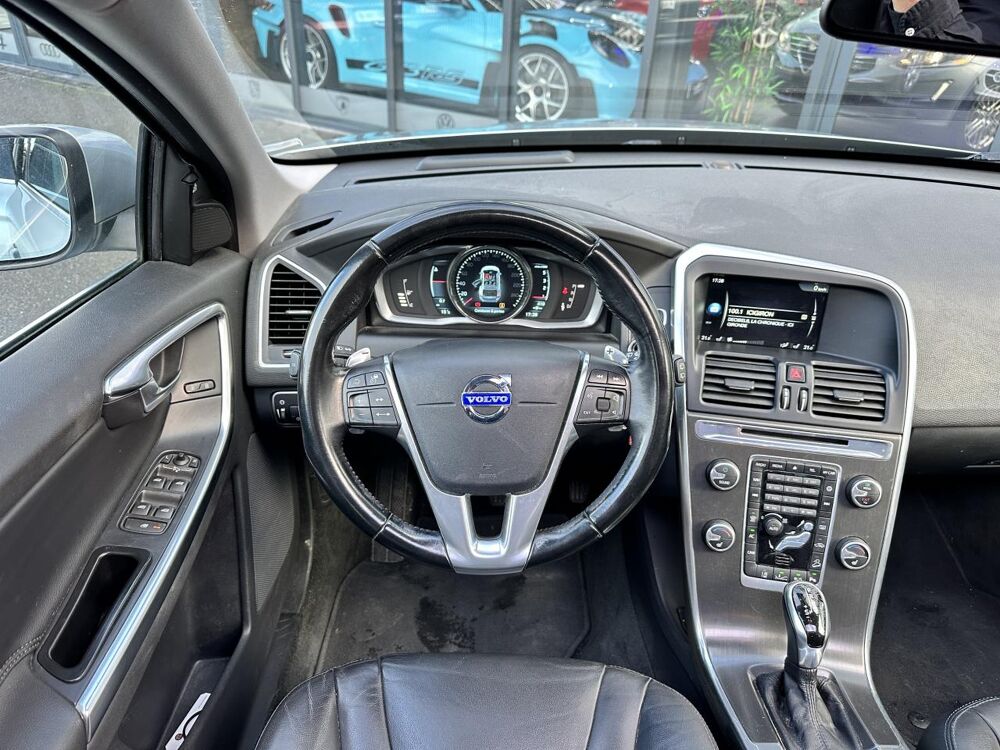 XC60 D4 AWD 181CH BVA GEARTRONIC XENIUM ENTRETIEN A JOUR - GARAN 2013 occasion 33450 Montussan