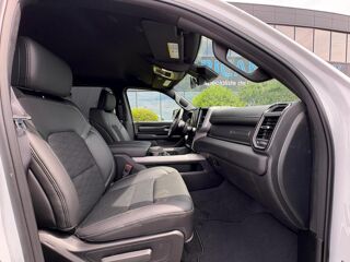 RAM 1500 CREW CAB SPORT BLACK PACKAGE 2025 occasion 91830 Le Coudray-Montceaux