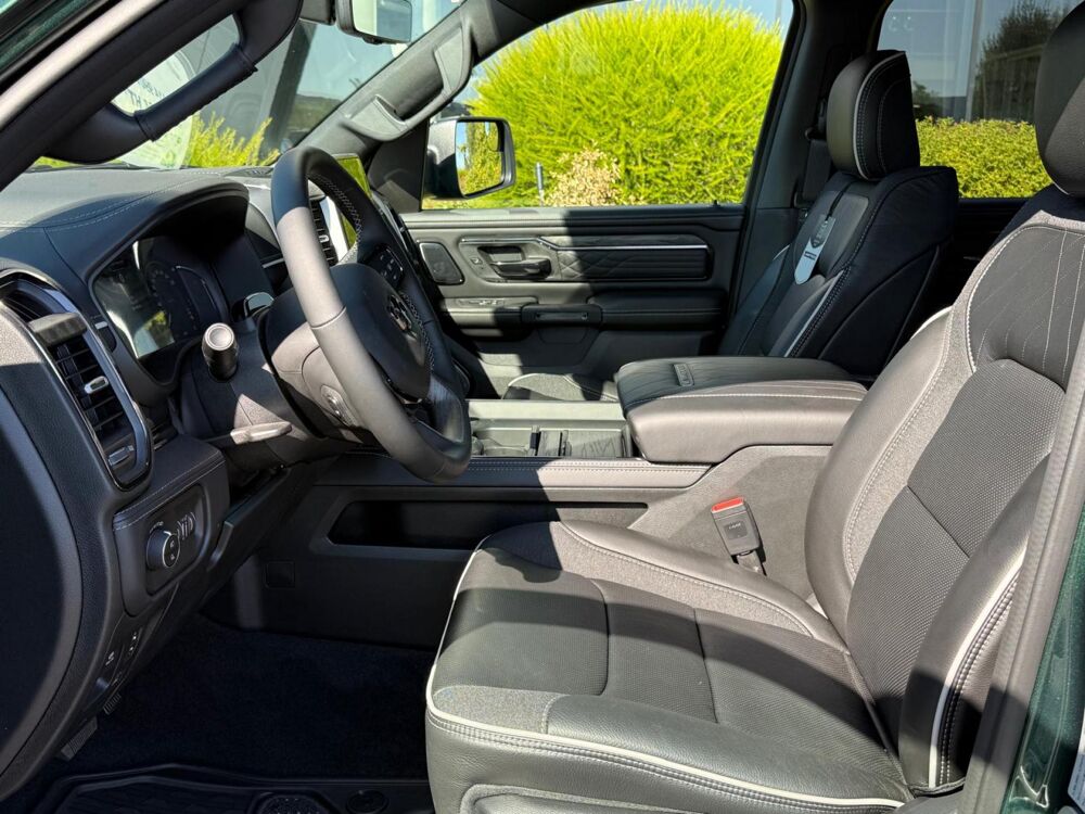 RAM 1500 CREW LIMITED NIGHT EDITION BOX HAYON MULTI V8 5,7L 2026 occasion 91830 Le Coudray-Montceaux