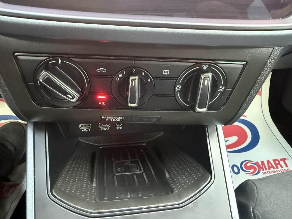 Arona 1.6 TDI - 95 S&S Urban gps + Clim + camera AR + radar AR 2019 occasion 19100 Brive-la-Gaillarde