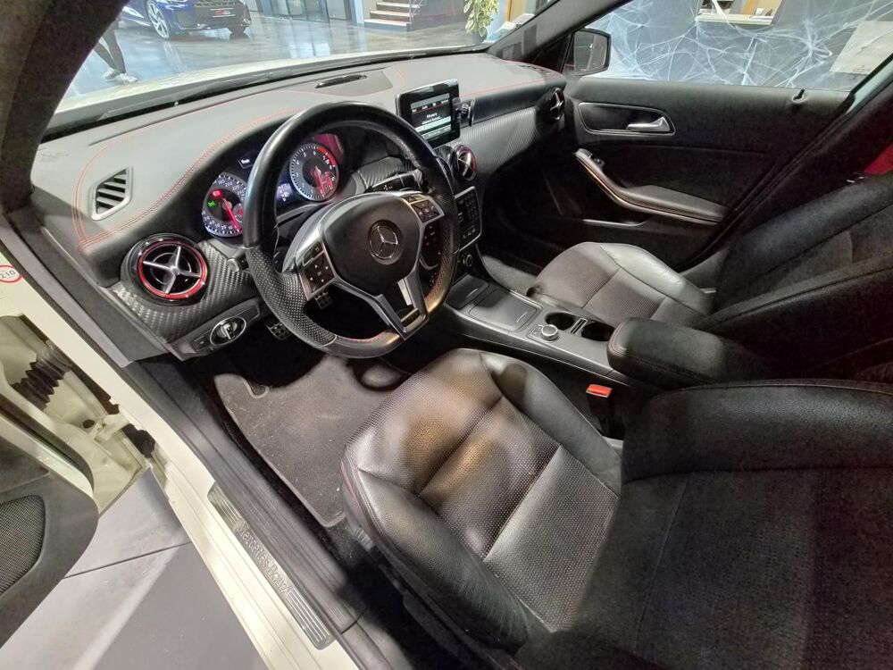 Classe A A 250 AMG - TOIT OUVRANT - CAMERA DE RECUL 2015 occasion 25300 Pontarlier