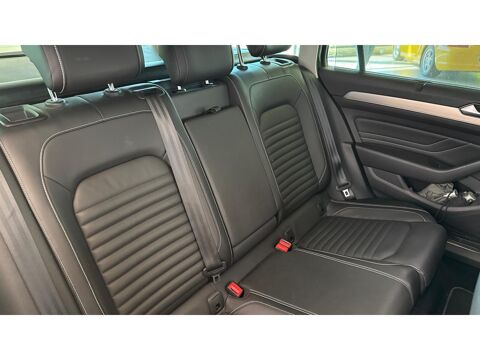Passat SW 2.0 - 150 - BREAK Elegance / ATTELAGE / CARPLAY / TOIT O 2021 occasion 17600 Saujon