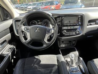 Outlander Phev 2.0 S-AWC - 200 - BVA 5pl 2013 Intense PHASE 2 2017 occasion 83490 Le Muy