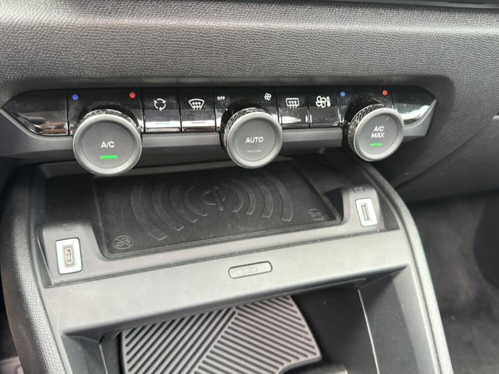 C4 1.5 bluehdi 130 max automatique 2024 occasion 85150 Les Achards