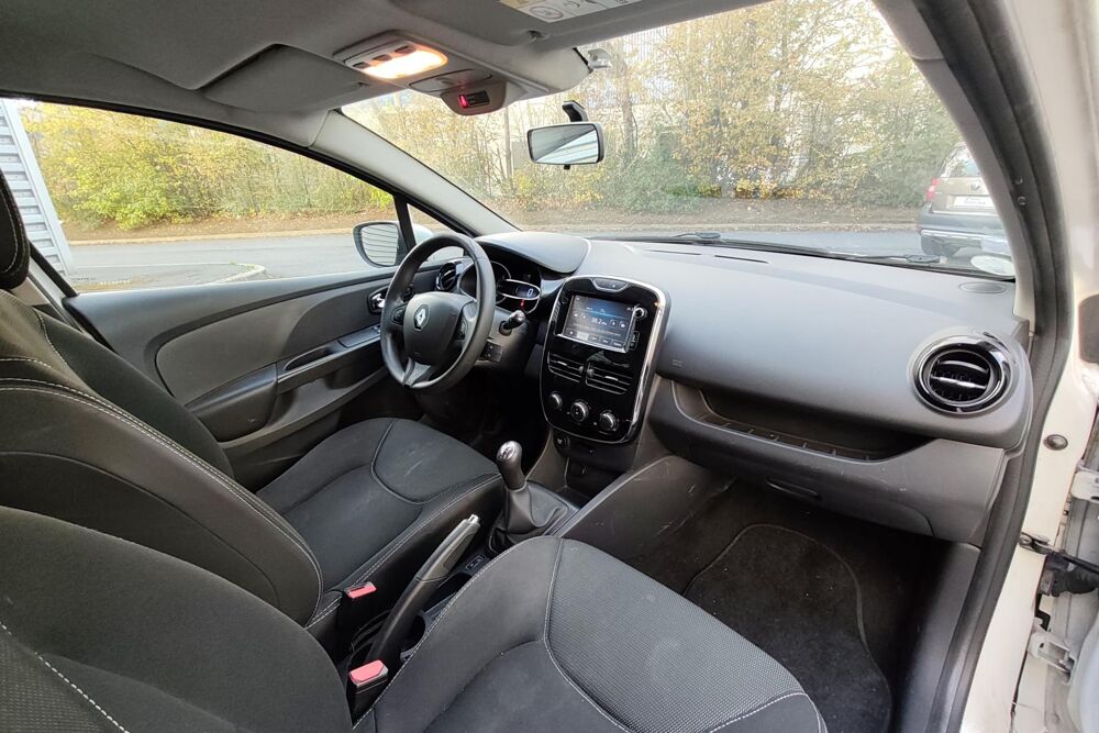 Clio 1.5 dCi - 75 cv - Soci&eacute;t&eacute; Air M&eacute;diaNav 2015 occasion 77185 Lognes