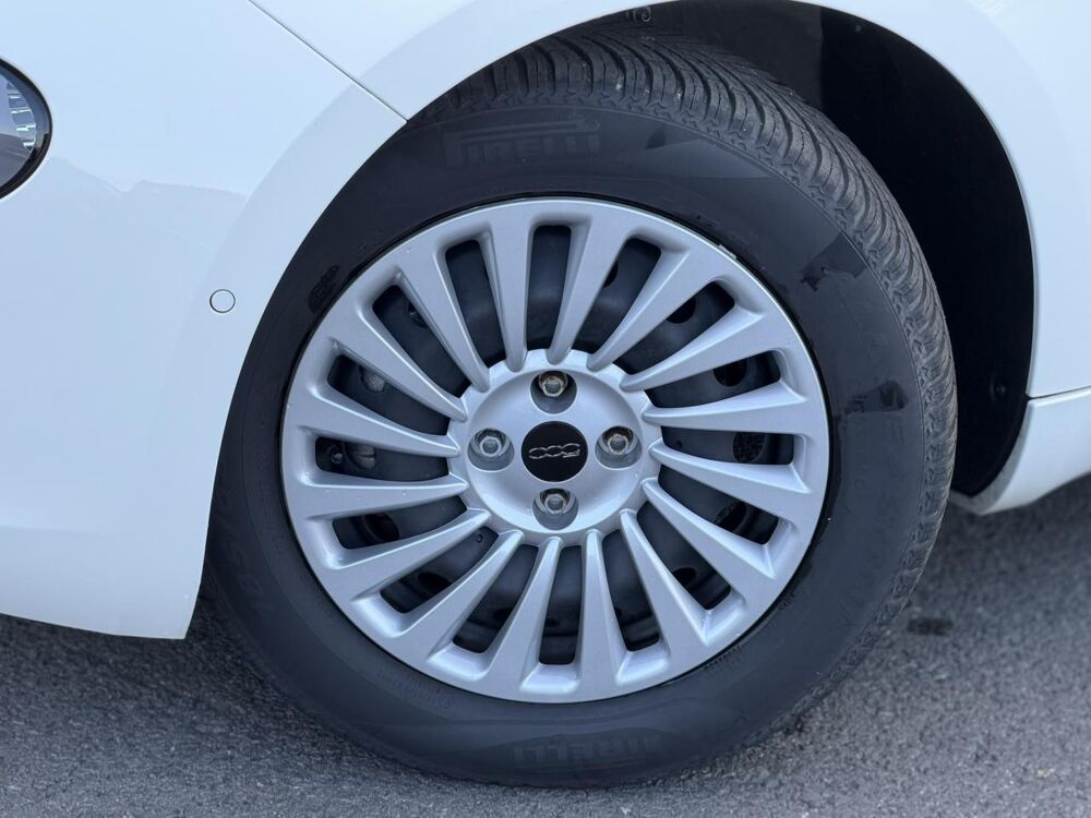 500 Electrique 118ch 42.0kWh Icone + Pack Confort - SOH +95% 2023 occasion 35300 Foug&egrave;res