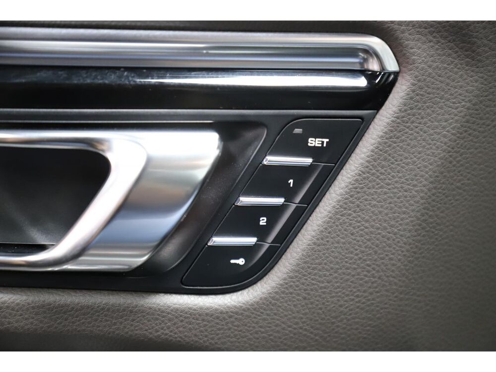 Macan S 3.0i V6 - PDK 2015 occasion 06550 La Roquette-sur-Siagne