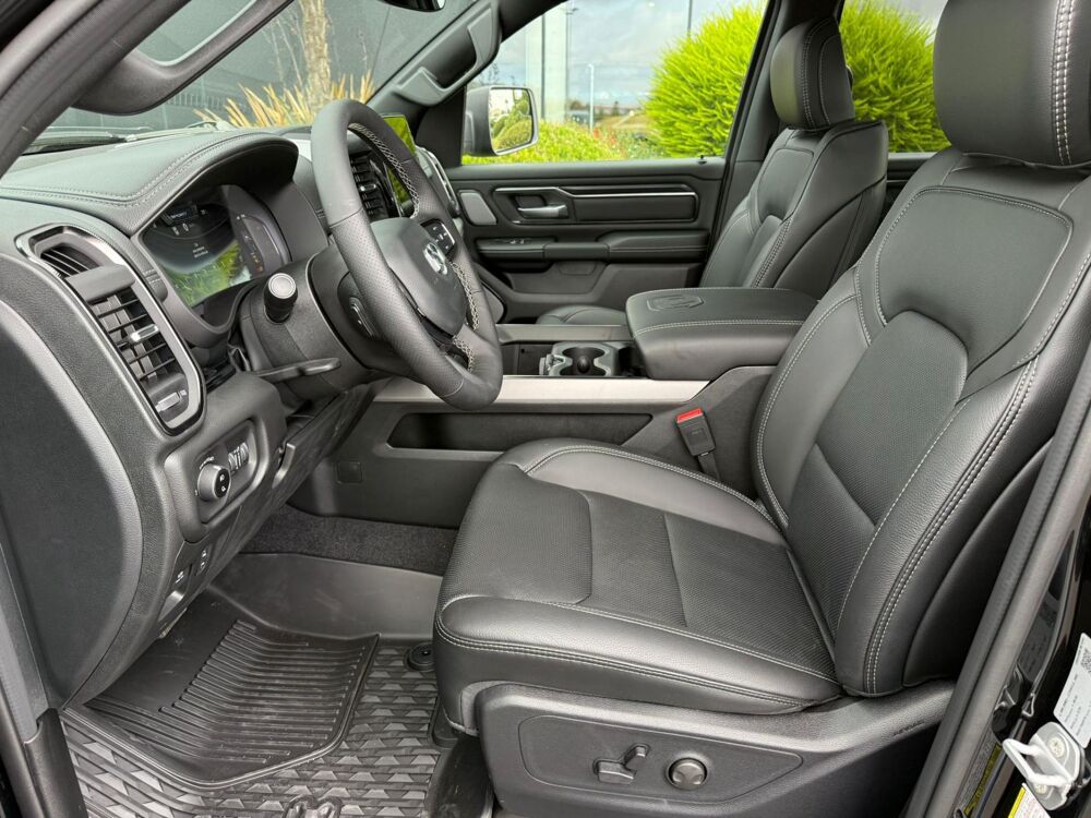 RAM 1500 CREW CAB SPORT NIGHT EDITION V8 2026 occasion 91830 Le Coudray-Montceaux