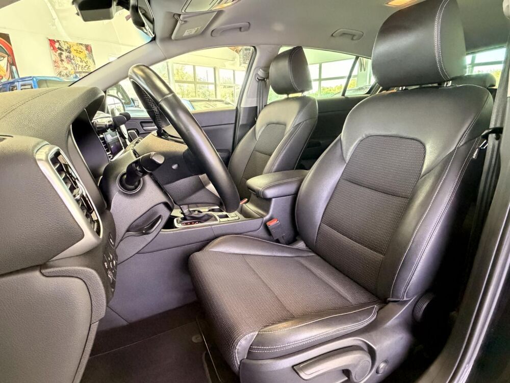 Sportage 1.6 CRDI 135CH HYBRID MHEV 48VOLT BLACK EDITION 4X2 DCT BVA 2021 occasion 16000 Angoul&ecirc;me