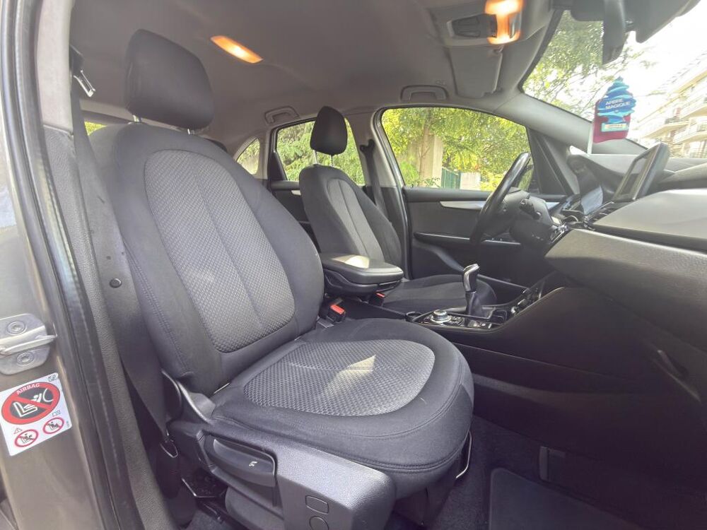Serie 2 218d Active Tourer ACTIVE TOURER F45 Business PHASE 1 2015 occasion 77185 Lognes