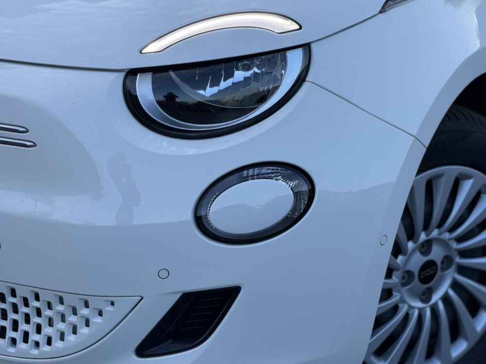 500 Electrique 118ch 42.0kWh Icone + Pack Confort - SOH +95% 2023 occasion 35300 Foug&egrave;res