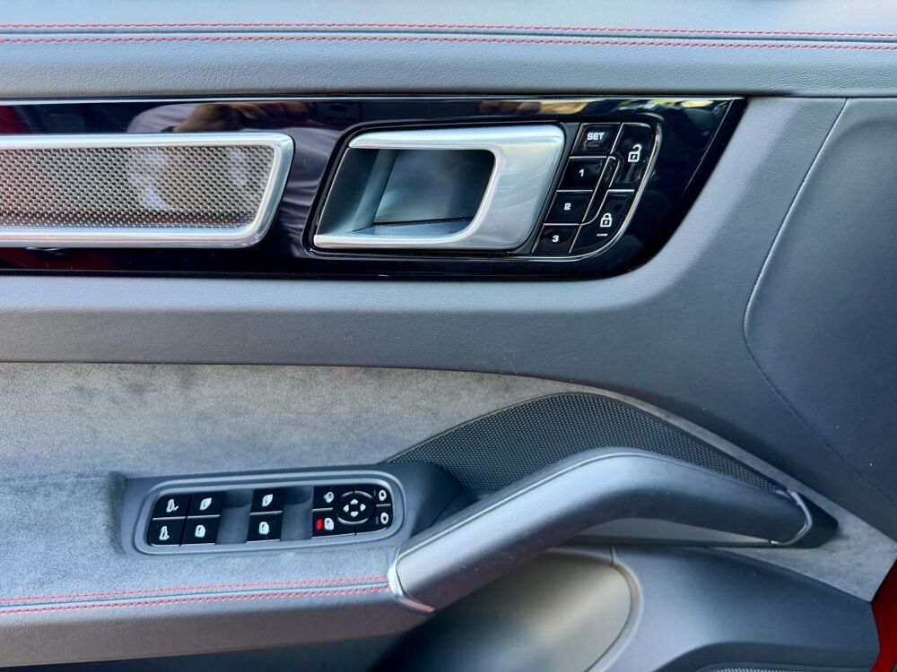 Cayenne GTS 4.0i V8 460 cv Tiptronic S Approved Mars 2027 2021 occasion 38330 Montbonnot-Saint-Martin