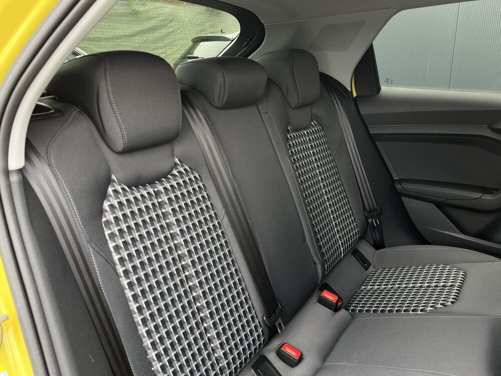 A1 25 TFSI 95 Design avec Si&egrave;ges chauffants, GPS et Apple Car P 2022 occasion 35300 Foug&egrave;res