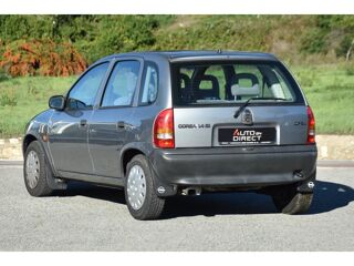 Corsa 1.4i 16V - 90 - BVA B 1993 BERLINE Viva PHASE 1 1995 occasion 06250 Mougins