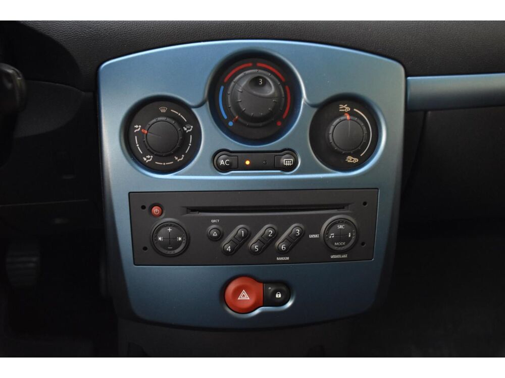 Clio 1.2i 16V - 75 III 2007 occasion 06250 Mougins