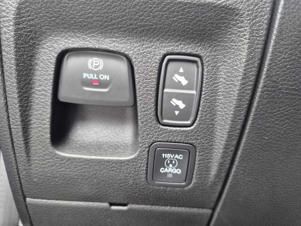 RAM 1500 CREW LAIE SPORT NIGHT EDITION AIR BOX HAYON MULTI 2025 occasion 91830 Le Coudray-Montceaux