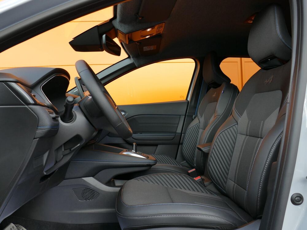 Captur II 1.8 E-TECH HYBRIDE 160 ESPRIT ALPINE - BVA & HARMAN-KARDO 2026 occasion 77090 Coll&eacute;gien