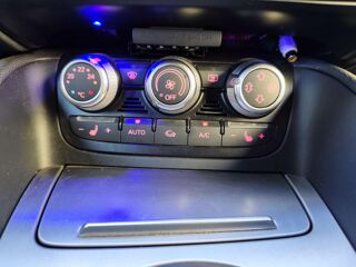 TT Coup&eacute; 2.0 TFSI - 211CV - BV S-tronic S-Line PHASE 2 2013 occasion 77185 Lognes